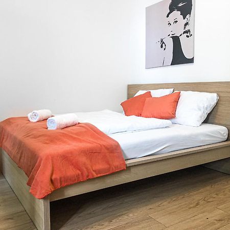 Lovely 2Br Shared Apartment, Enkplatz U3, 15Min To Center Виена Екстериор снимка