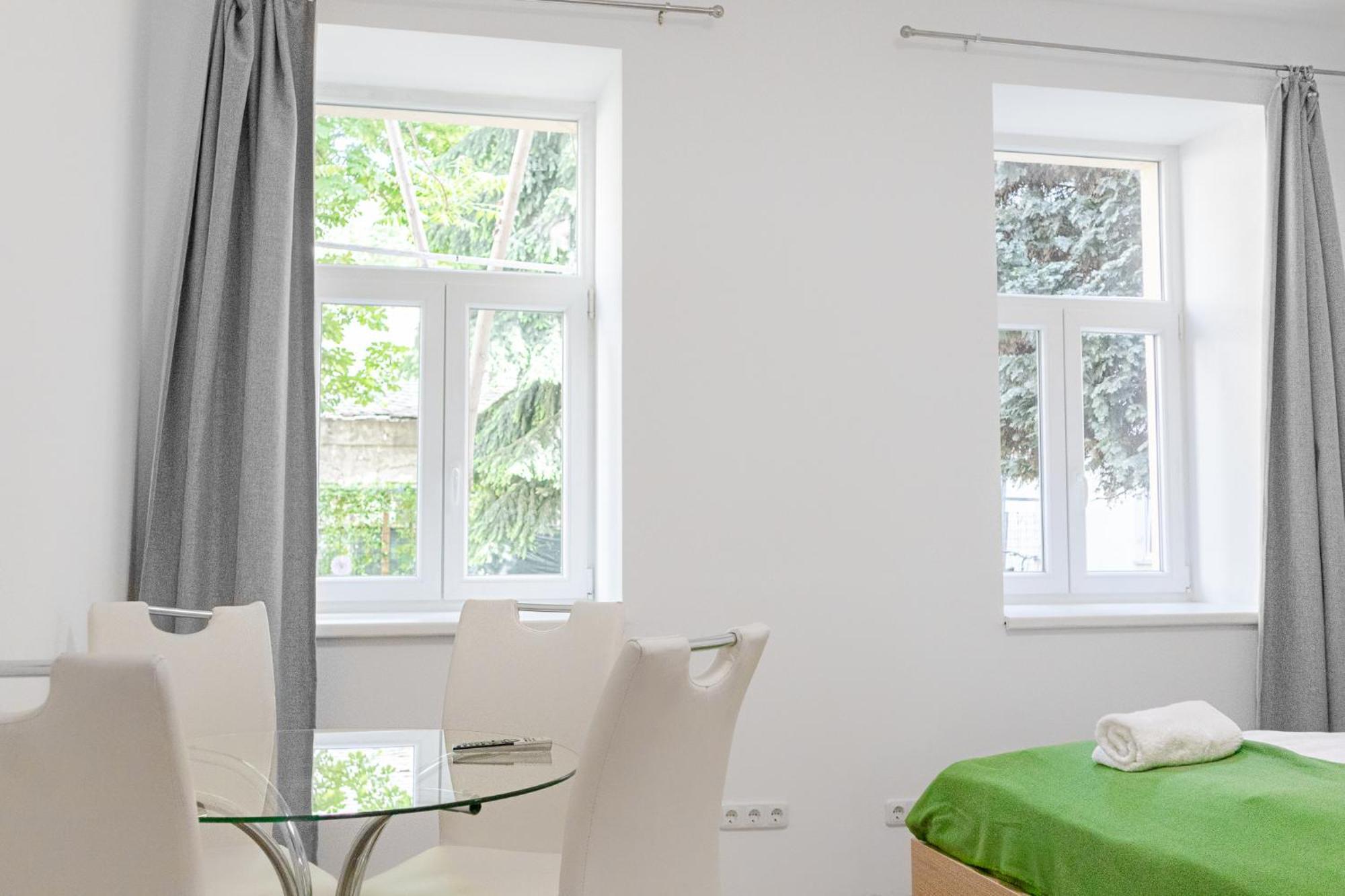 Lovely 2Br Shared Apartment, Enkplatz U3, 15Min To Center Виена Екстериор снимка