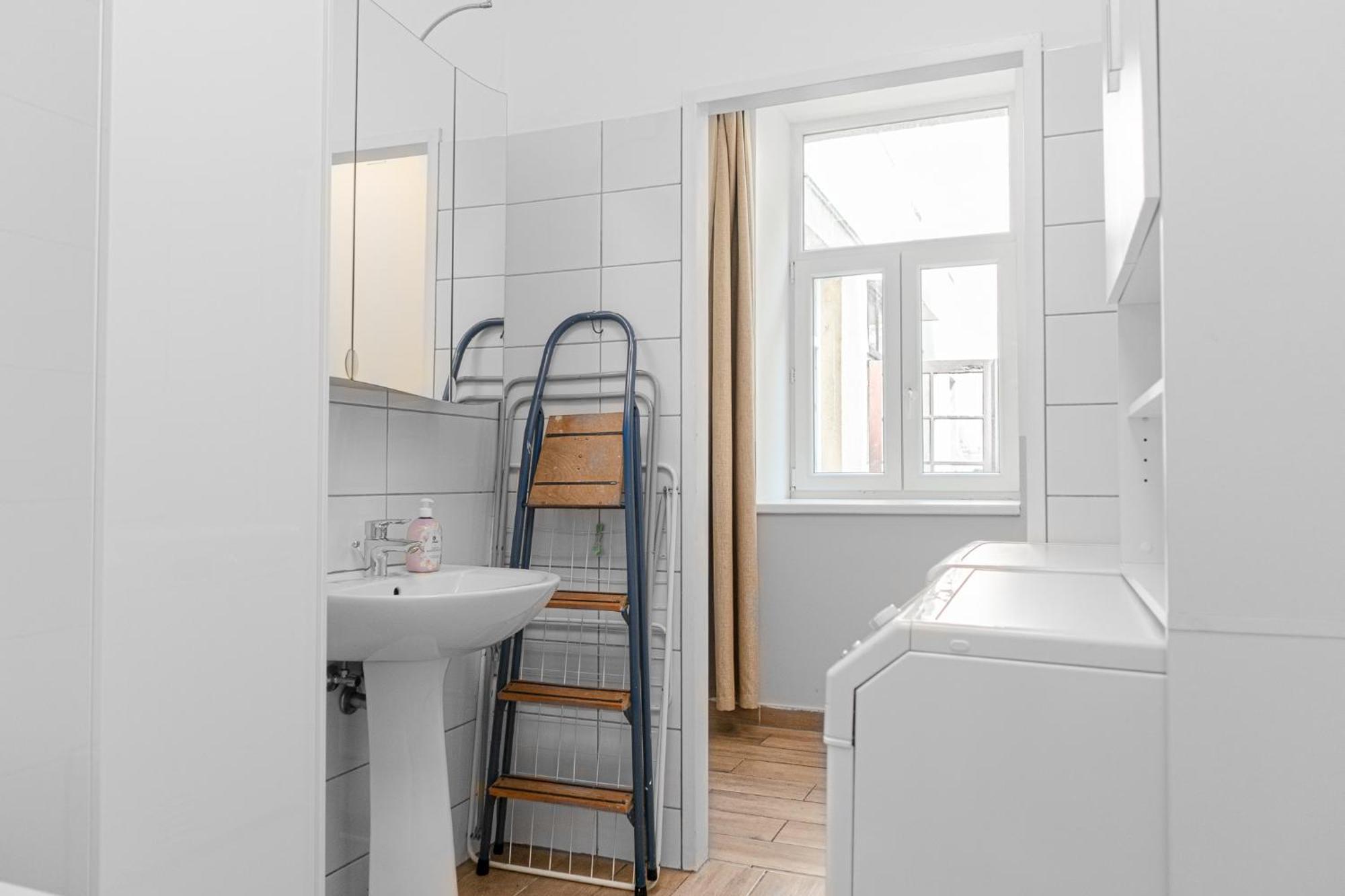 Lovely 2Br Shared Apartment, Enkplatz U3, 15Min To Center Виена Екстериор снимка